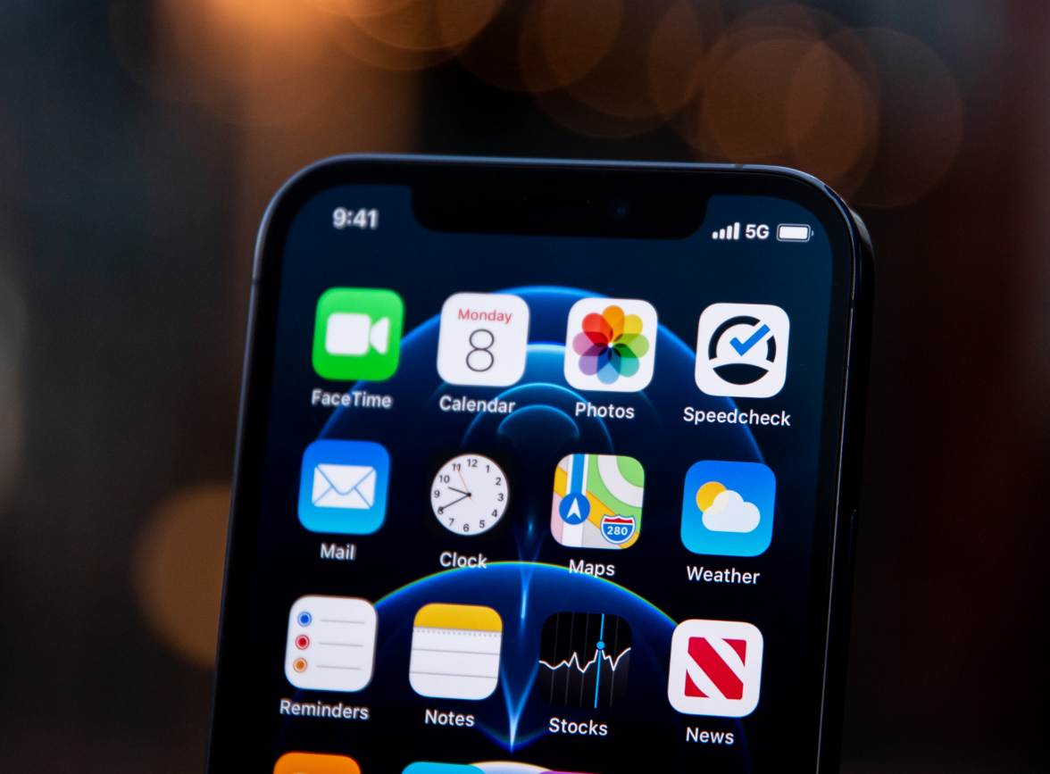 乐安苹果手机维修分享为什么 iPhone 12 在冬季会自动关机 